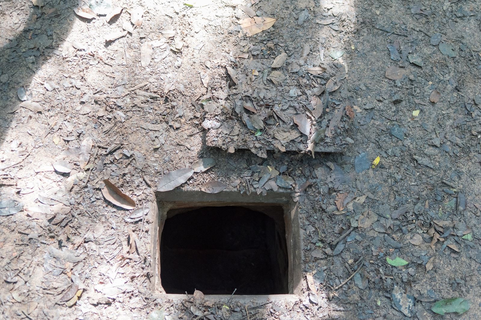 Half day tour Cu Chi Tunnels by motor boat 