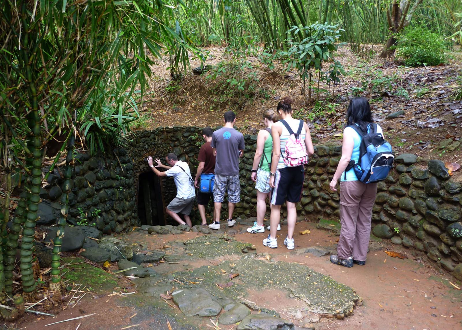 visit Cu Chi tunnels moring