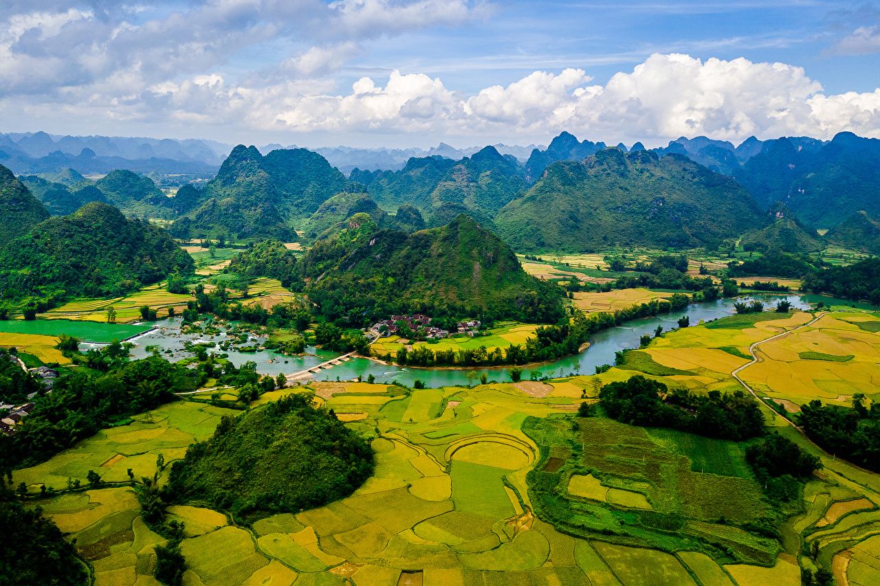 9 Days Classic Vietnam Small Group Tour 