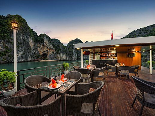 Hanoi-Halong Bay 2 Days 1 night - Tuan Chau Island Habour ⭐⭐⭐