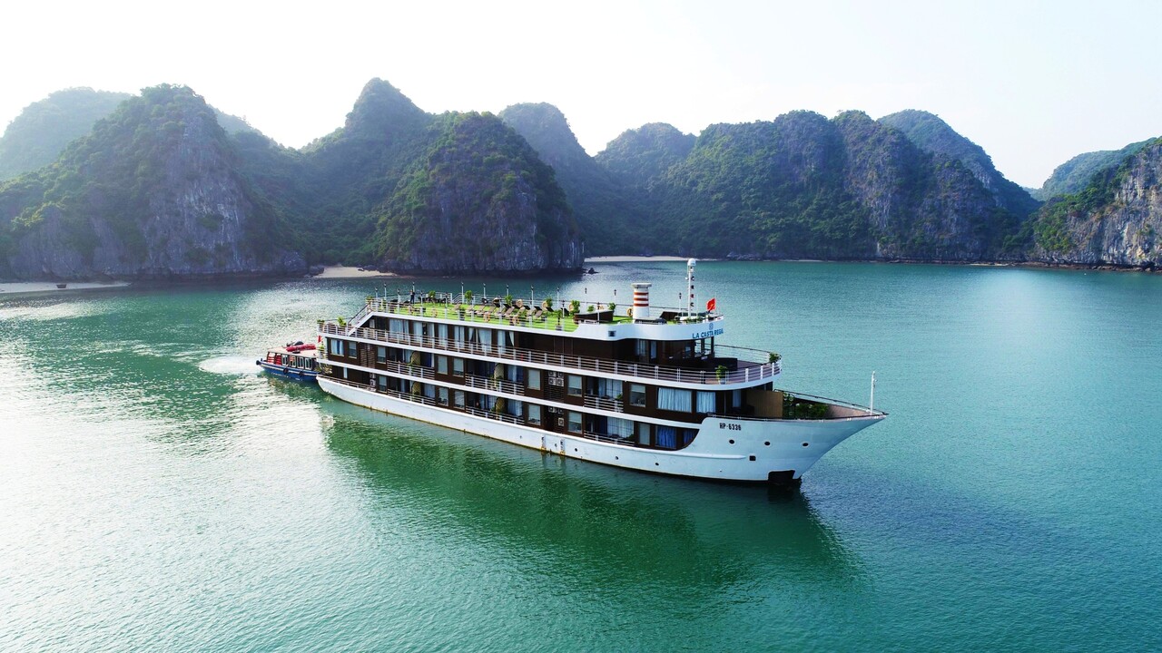 Cruise in Halong Bay