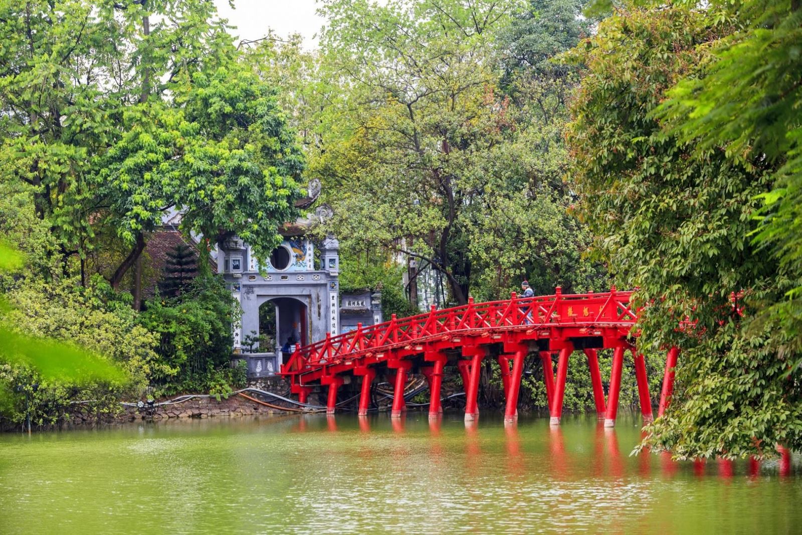 Hoan Kiem lake