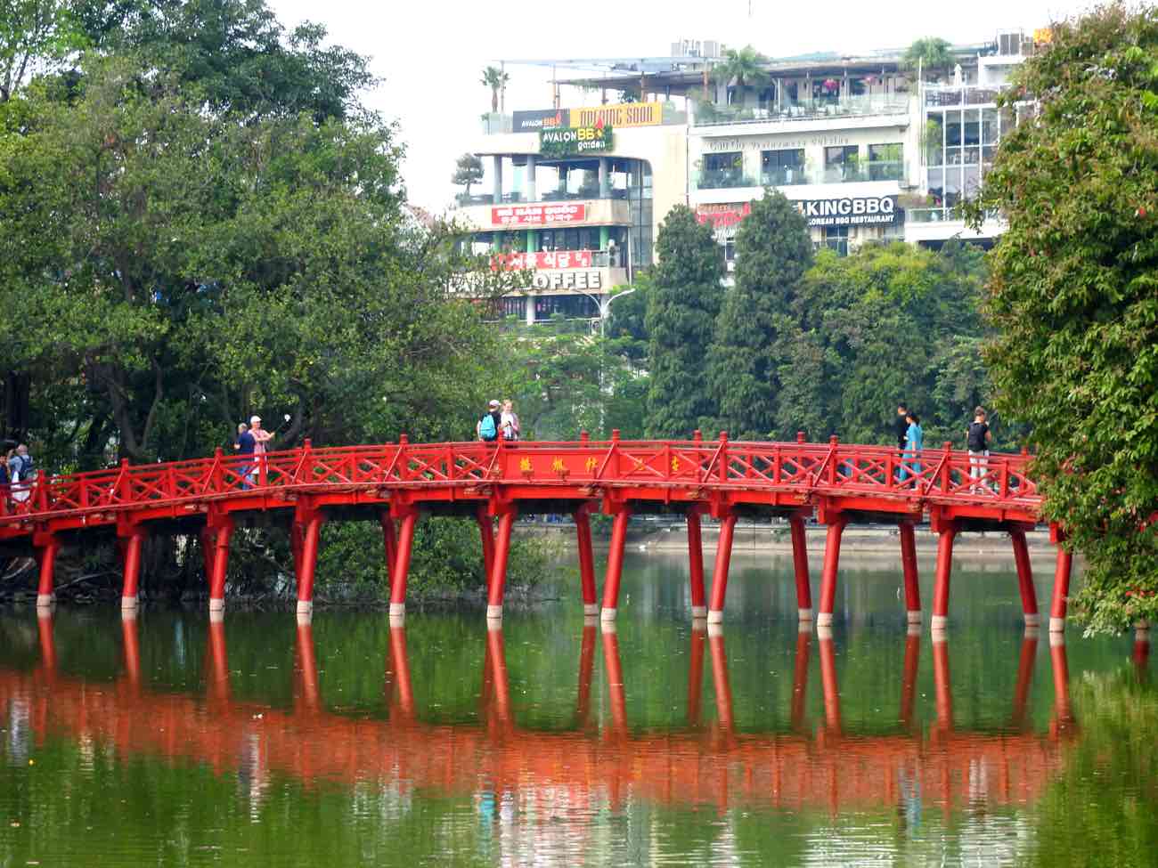 Hoan Kiem lake