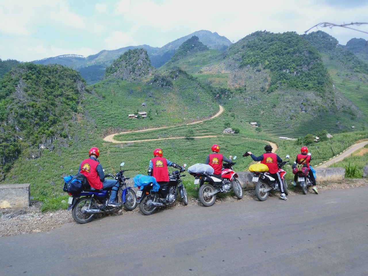 Ha Giang Easy Rider - Sleeping bus and pick up from Hanoi